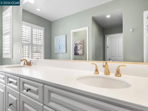 217  Mantle  , Irvine, CA