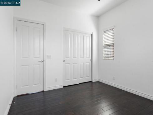 217  Mantle  , Irvine, CA