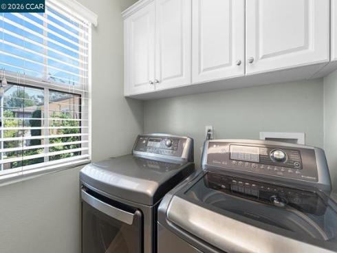 217  Mantle  , Irvine, CA