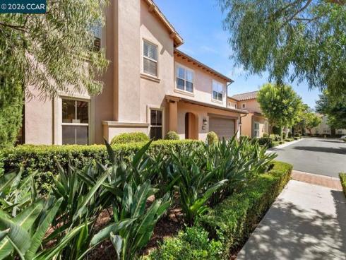 217  Mantle  , Irvine, CA