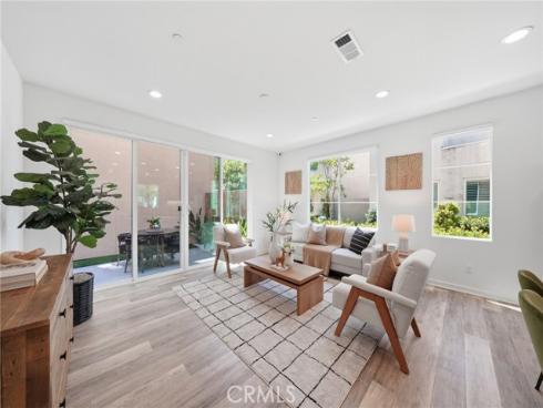 560 Cultivate , Irvine, CA