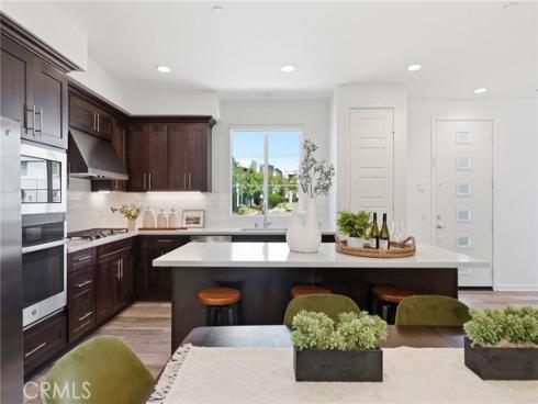 560 Cultivate , Irvine, CA