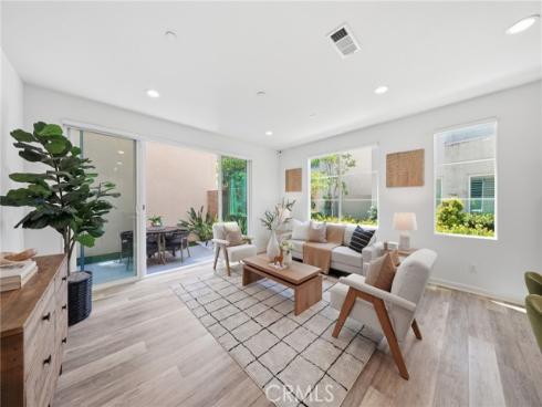 560 Cultivate , Irvine, CA