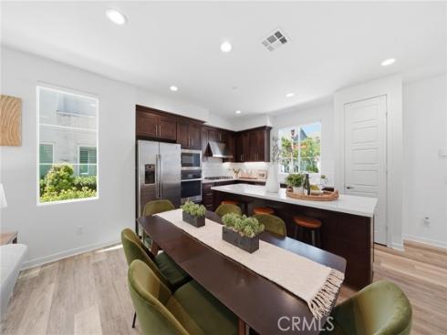 560 Cultivate , Irvine, CA