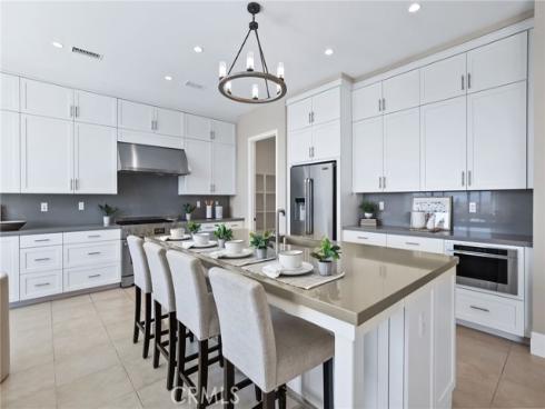 154 Roscomare , Irvine, CA