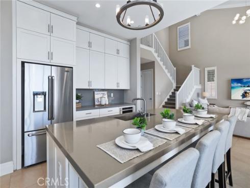 154 Roscomare , Irvine, CA