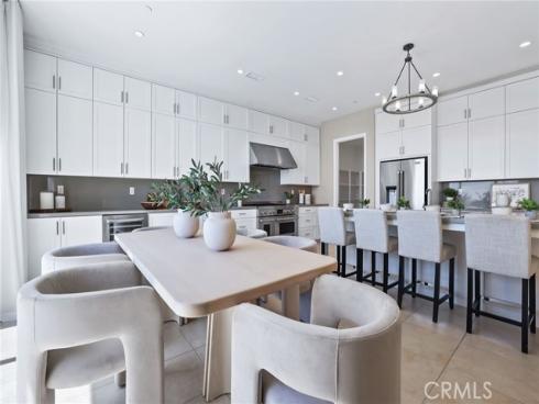 154 Roscomare , Irvine, CA