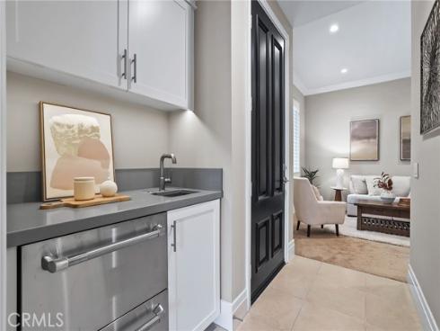 154 Roscomare , Irvine, CA
