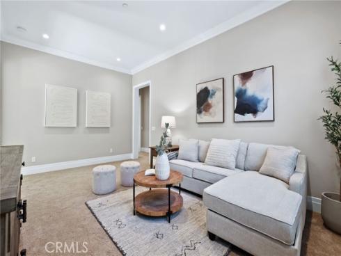 154 Roscomare , Irvine, CA