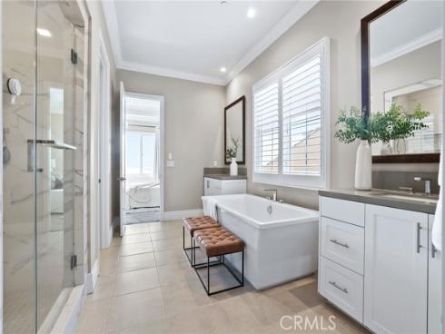 154 Roscomare , Irvine, CA