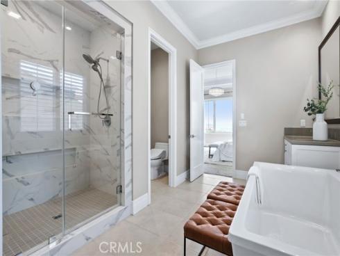 154 Roscomare , Irvine, CA