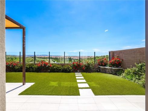 154 Roscomare , Irvine, CA