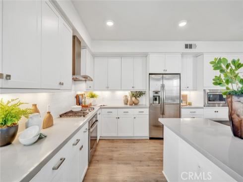 187 Bowery , Irvine, CA