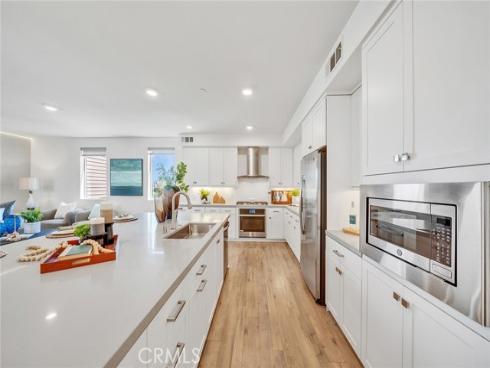 187 Bowery , Irvine, CA