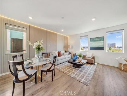 187 Bowery , Irvine, CA