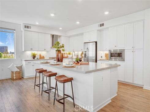 187 Bowery , Irvine, CA