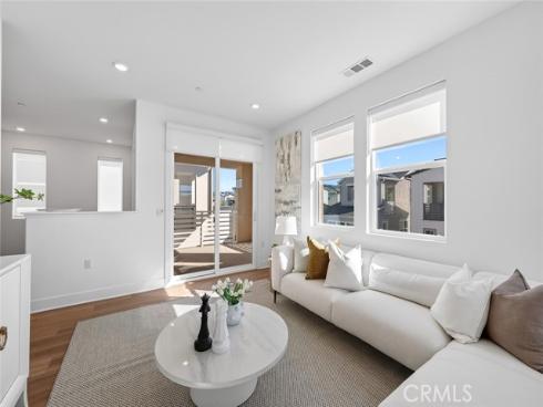 418 Lobata , Irvine, CA