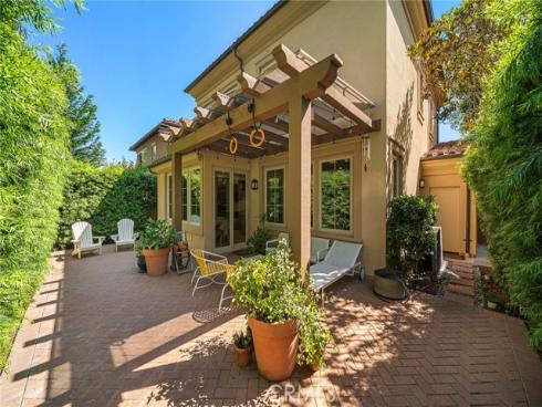 58  Bianco  , Irvine, CA