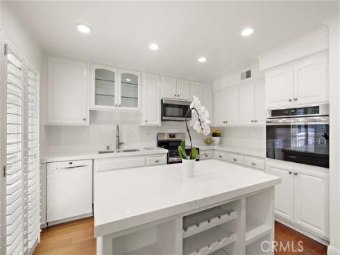 5 Morningside , Irvine, CA