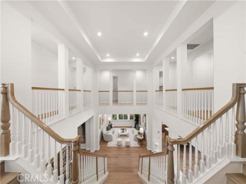 221 Clear Fls , Irvine, CA