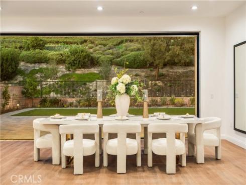 221 Clear Fls , Irvine, CA