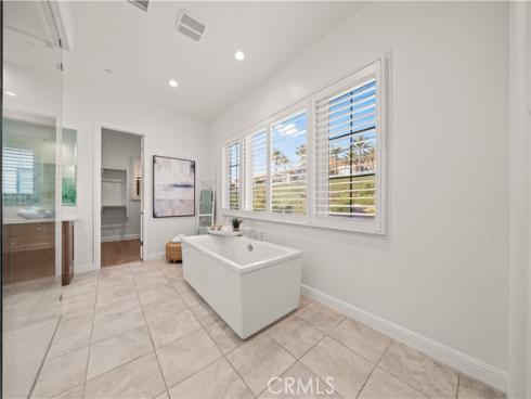 221 Clear Fls , Irvine, CA