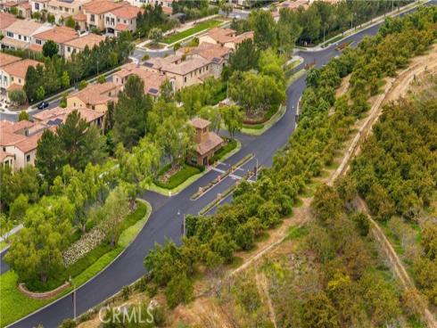 221  Clear Fls  , Irvine, CA