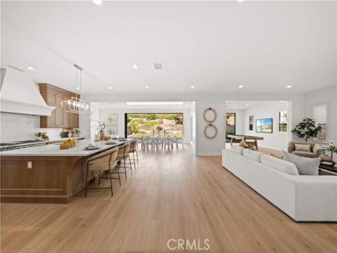 221 Clear Fls , Irvine, CA