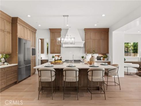 221 Clear Fls , Irvine, CA