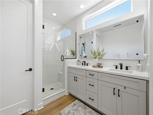 124 Chant , Irvine, CA