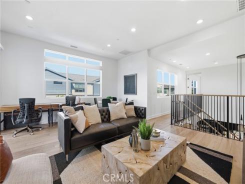 124 Chant , Irvine, CA