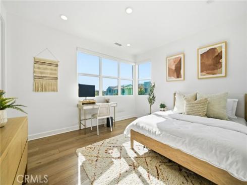 124 Chant , Irvine, CA