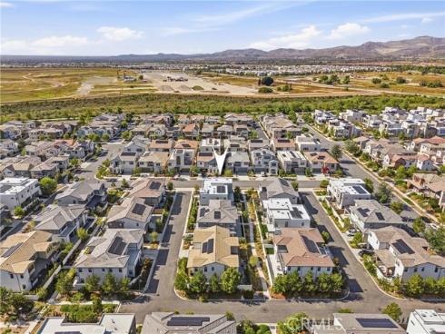 124 Chant , Irvine, CA