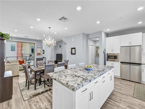 212 Paramount , Irvine, CA