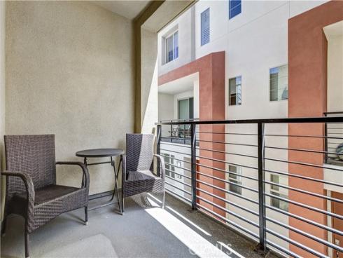 212 Paramount , Irvine, CA