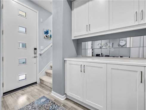 212 Paramount , Irvine, CA