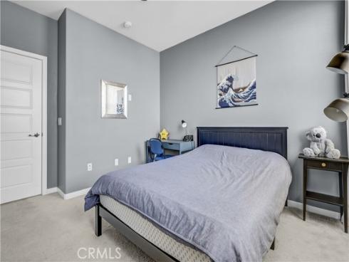 212 Paramount , Irvine, CA