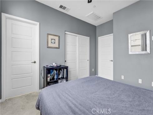 212 Paramount , Irvine, CA