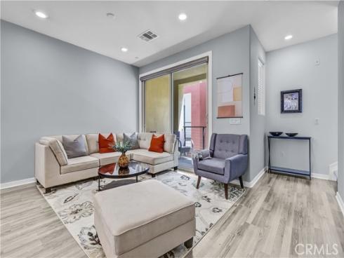 212 Paramount , Irvine, CA