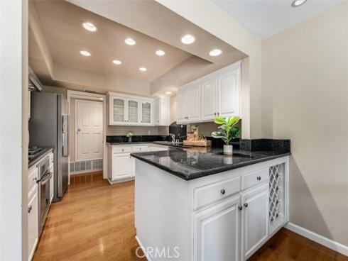 2 Rocky Glen , Irvine, CA
