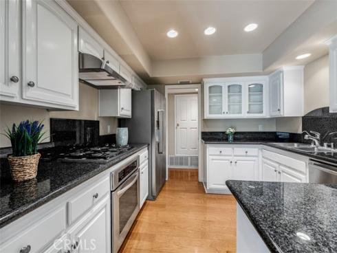 2 Rocky Glen , Irvine, CA