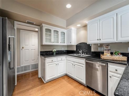 2 Rocky Glen , Irvine, CA