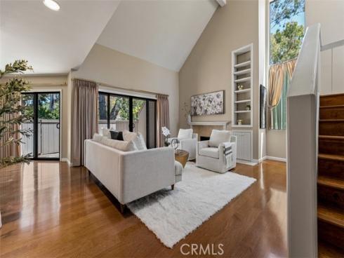 2 Rocky Glen , Irvine, CA