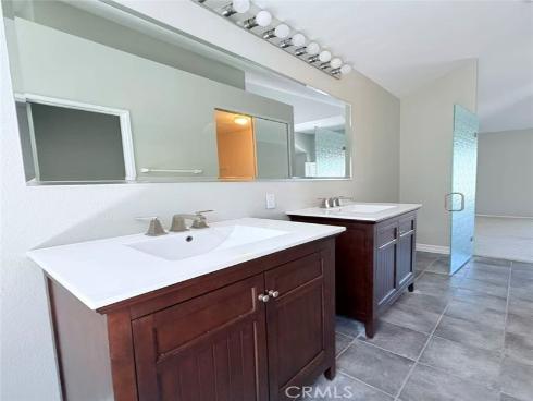 21 Presidio , Irvine, CA