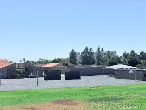 21 Presidio , Irvine, CA