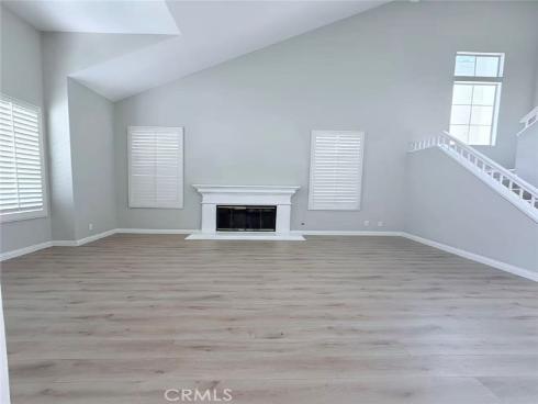 21 Presidio , Irvine, CA