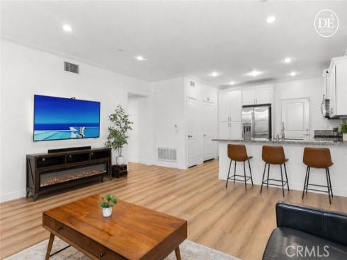 102 Rose Arch , Irvine, CA