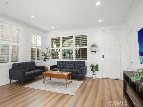 102 Rose Arch , Irvine, CA