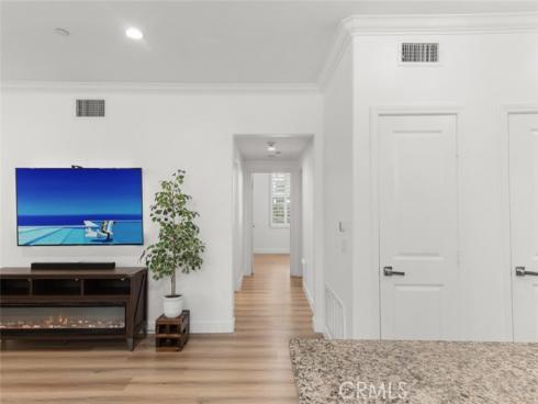102 Rose Arch , Irvine, CA