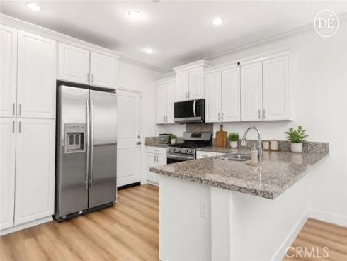 102 Rose Arch , Irvine, CA